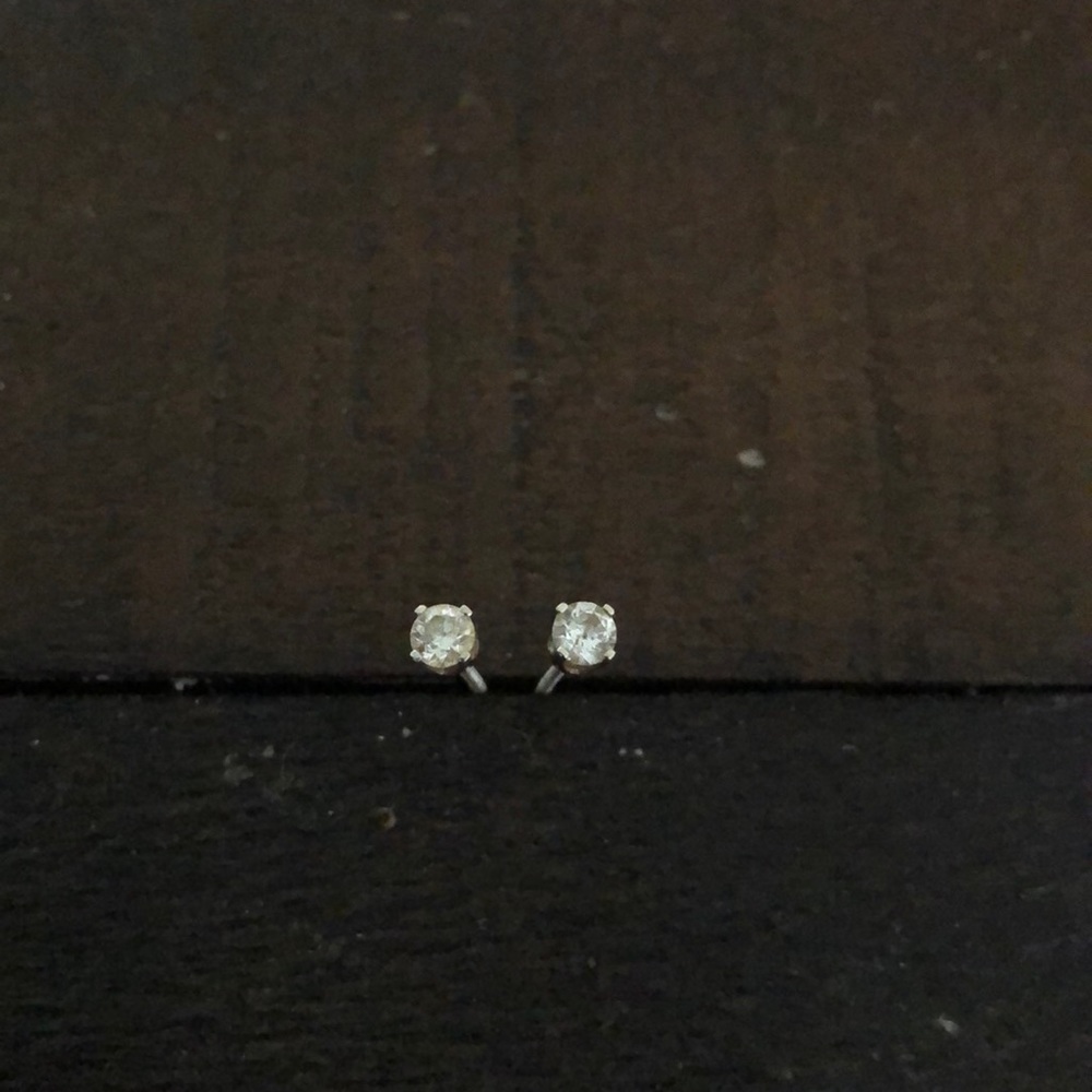 1/4 ct Diamond/ 14K white gold Earrings